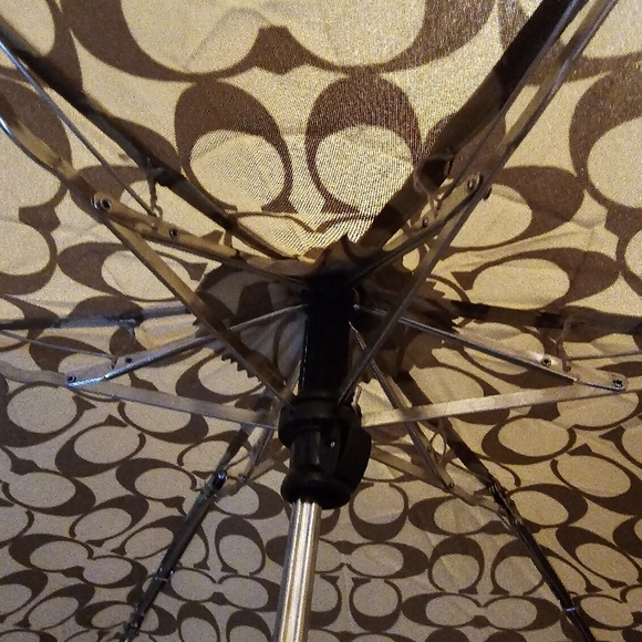 Designer Patterned Mini Umbrella - Picture 5 of 6